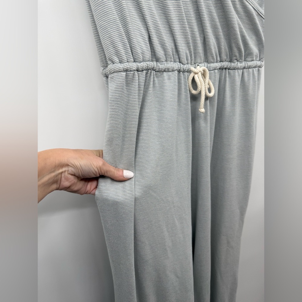 Light Gray Short-Sleeve Jumpsuit with Drawstring Waist - Picture 6 of 11